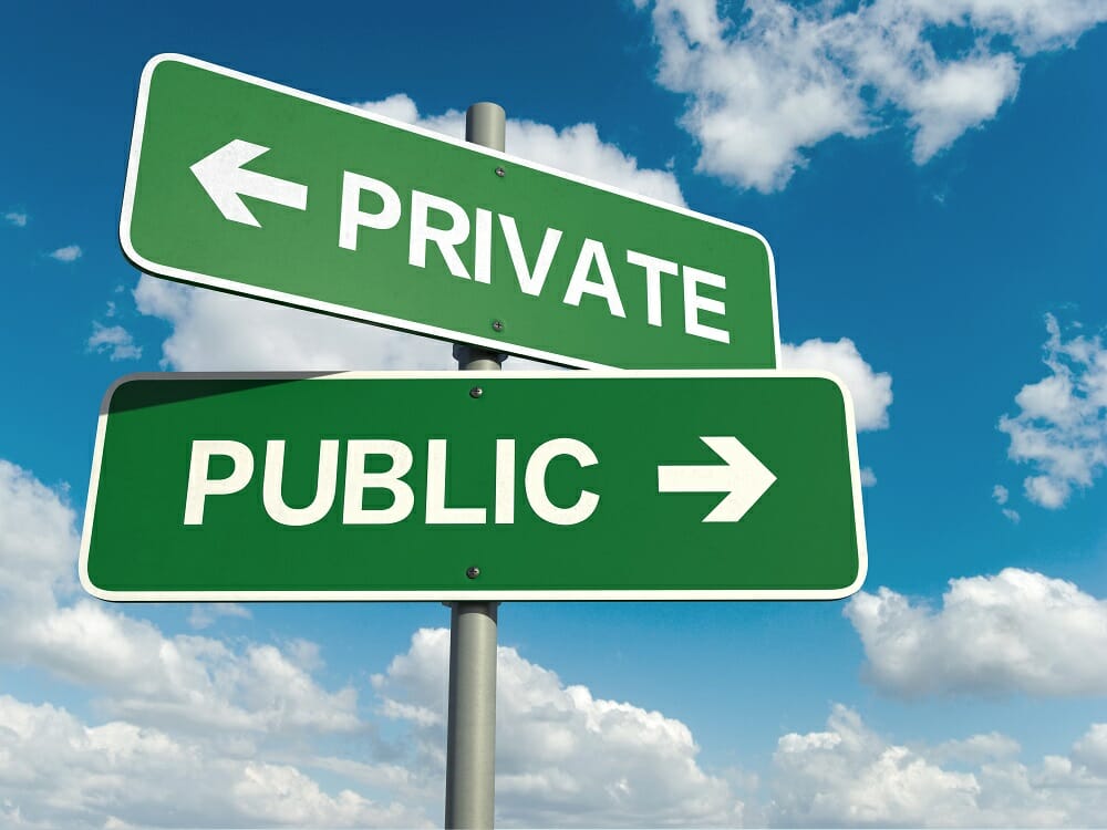 Empresa privada versus pública