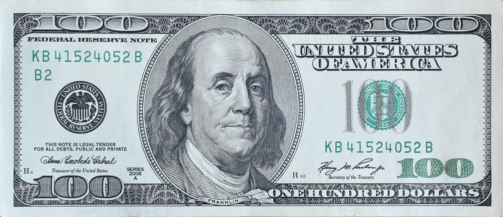 dólares estadounidenses (USD)